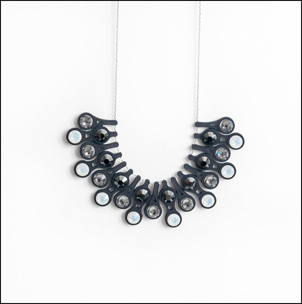 Dewdrop Necklace in Black