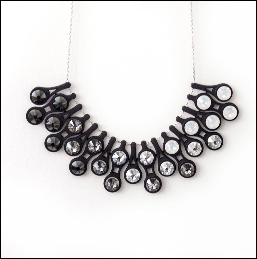 Dewdrop Necklace in Gradient Black