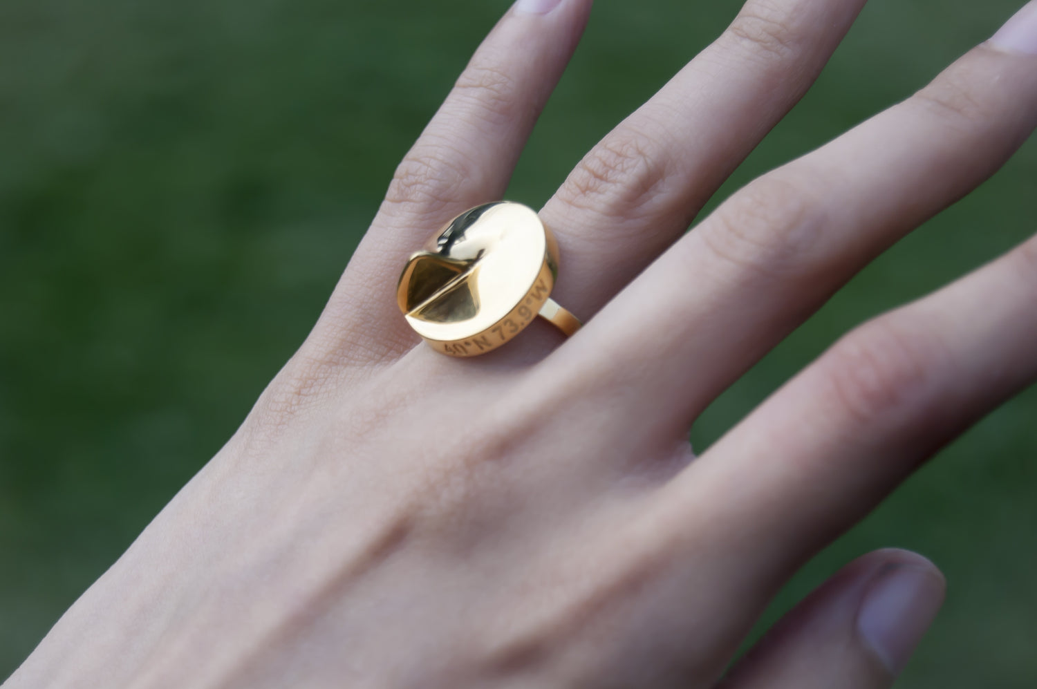 Heliodon Ring in Gold